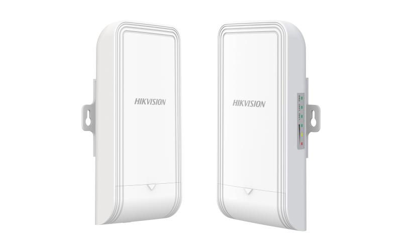 Kit Wireless Bridge Hikvision DS-3WF3000-EI-5AC/P 5Ghz 867Mbps 3KM, pana la 3km transmisie wireless, 867 Mbps 802.11ac wireless bridge, Port Built-in 8 dBi 2 x 2 MIMO antenna, Standard PoE, 2 × 10/100 Mbps RJ45 ports, dimensiuni: 90.8 mm × 187.87 mm × 57.87 mm, greutate: 0.26 KG.