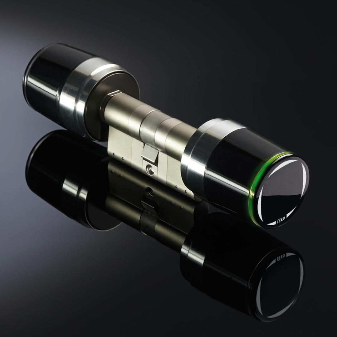 Cilindru electronic LIBRA SMART, cu knob mecanic PREMIUM, 35x35, RFID, sofware ARGO, 13,56 MHz, baterie(durata max 2 ani/max 20.000 cicluri), semnalizare acustica si luminoasa,gestionare cu smartphone, card, tag, memorie 300 utilizatori, memorie ultimile 1000 evenimente, finisaj inox- negru. Se - imagine 2