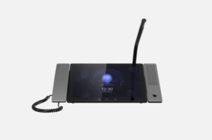 Alternative view of Unitate de control( Master station) cu Android pentru videointerfonie Hikvision DS-KM9503, 10.1-inch IPS cu  touch screen, rezolutie 1280 × 800, sistem de operare Android 7.1, server SIP integrat, se pot conecta pana la 10000 de dispozitive, suporta pana la 128 camere IP, suporta mai mult de 2