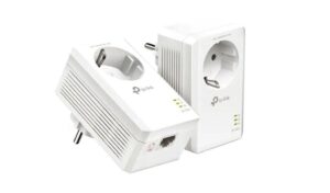 TP-Link Kit Powerline Gigabit Passthrough, HomePlug AV2,IEEE 1901, IEEE 802.3, IEEE 802.3u, IEEE 802.3ab, Gigabit Ethernet Port, Aria de acoperire: 300M, CONTINUT PACHET 2X adaptoare powerline ethernet, viteze mari de transfer de date, de până la 1000 Mbps.