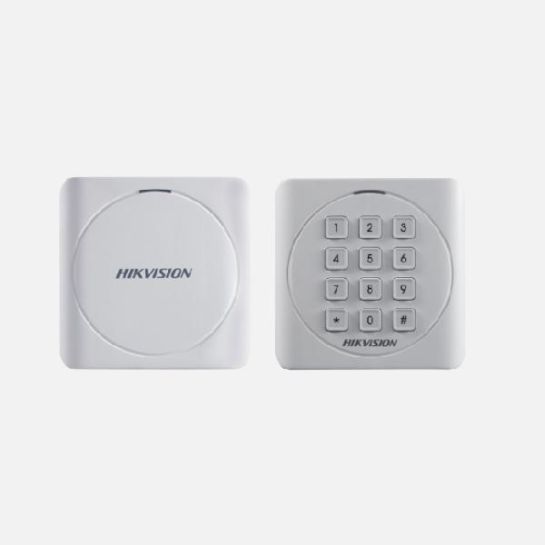 Cititor card cu tastatura Hikvision DS-K1801EK, frecventa de operare RFID EM125KHz, conectivitate: Wiegand 26/34 protocol, distanta de citire: max. 50mm, tastatura cu 12 butoane, Led de stare, alimentare; 12VDC, dimensiuni: 87mm × 87mm × 13.3mm, IP 65, greutate: 211g